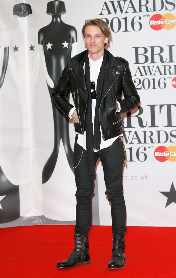Người mẫu khoe dáng gợi cảm lấn át loạt sao trên thảm đỏ BRIT Awards 2016 - Ảnh 17.