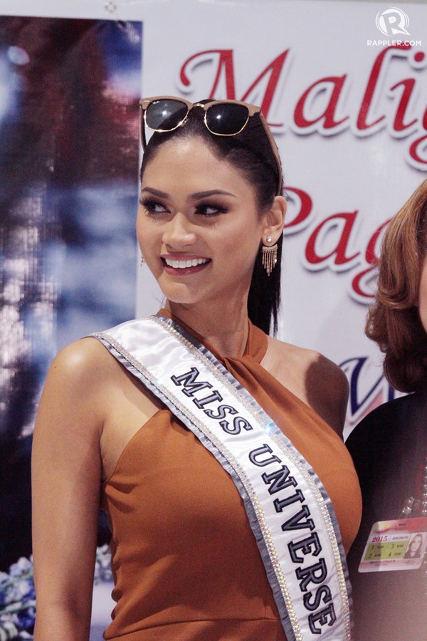 Hoa hậu Hoàn vũ 2015 xinh đẹp trở về Philippines, khoe clip đoàn tụ gia đình - Ảnh 13.