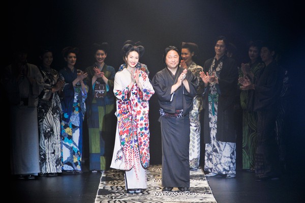 Những so&aacute;i ca kimono chỉ c&oacute; tại Tuần lễ thời trang Tokyo - Ảnh 23.