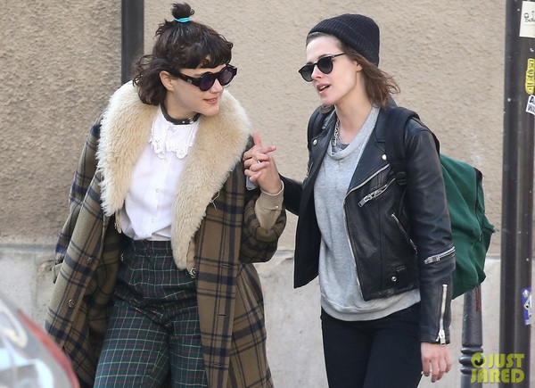 Kristen Stewart c&ocirc;ng khai h&ocirc;n m&ocirc;i người y&ecirc;u đồng giới - Ảnh 6.