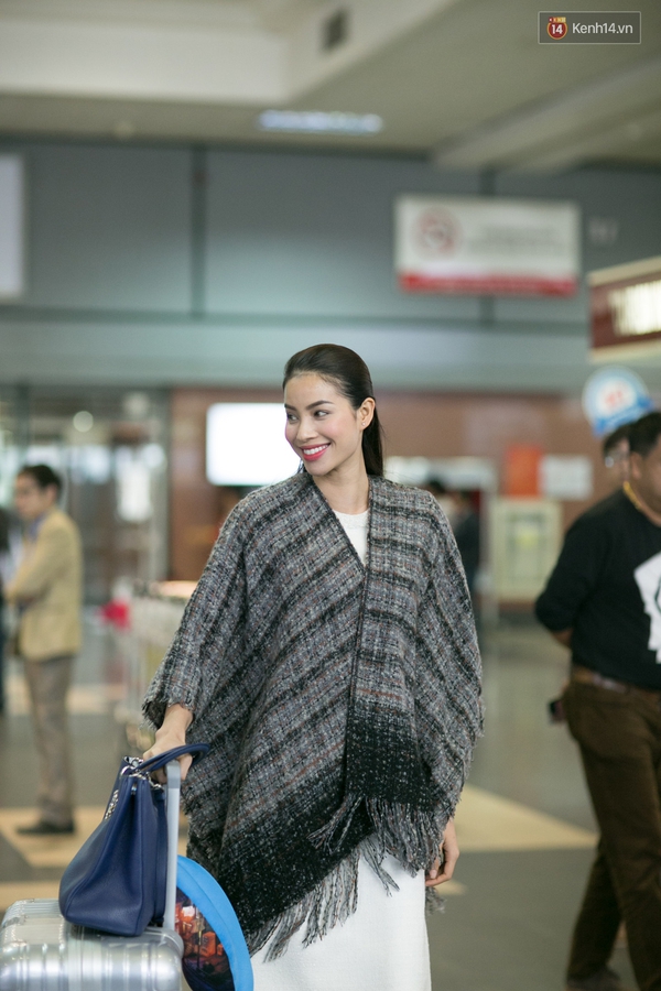 Ngắm vẻ rạng rỡ, xinh đẹp của Hoa hậu Phạm Hương khi xuất hiện tại H&agrave; Nội - Ảnh 2.