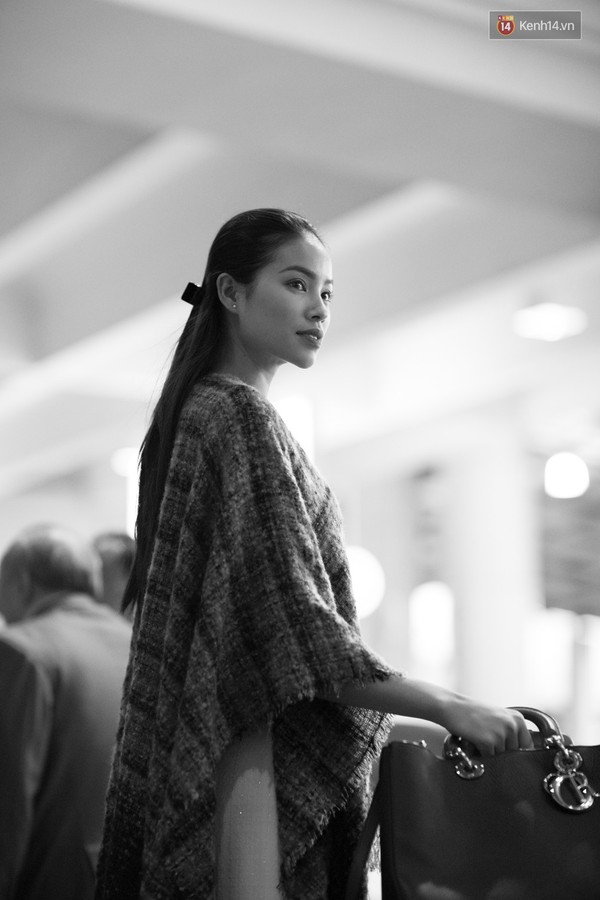Ngắm vẻ rạng rỡ, xinh đẹp của Hoa hậu Phạm Hương khi xuất hiện tại H&agrave; Nội - Ảnh 3.