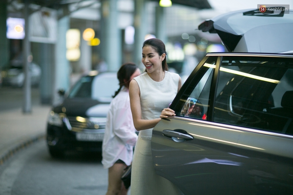 Ngắm vẻ rạng rỡ, xinh đẹp của Hoa hậu Phạm Hương khi xuất hiện tại H&agrave; Nội - Ảnh 6.
