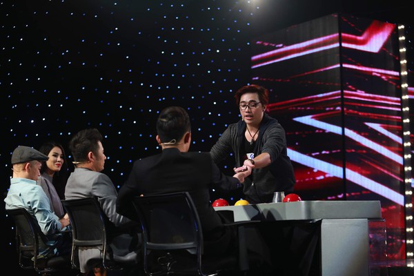 Got Talent: Bộ đ&ocirc;i giải cứu thế giới, anh ch&agrave;ng trai qu&ecirc; g&acirc;y sốt v&igrave; qu&aacute; h&agrave;i - Ảnh 11.