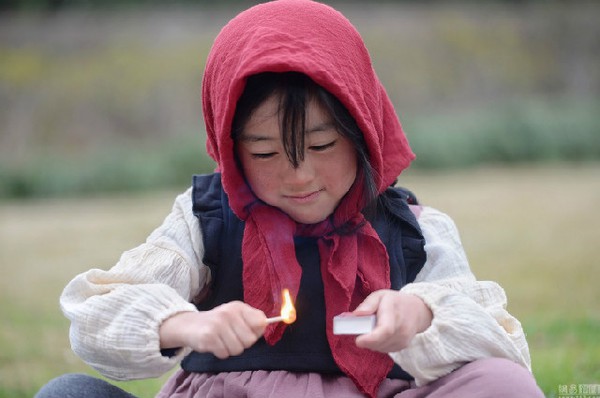 C&ocirc; b&eacute; b&aacute;n di&ecirc;m phi&ecirc;n bản đời thực lay động h&agrave;ng triệu tr&aacute;i tim - Ảnh 2.