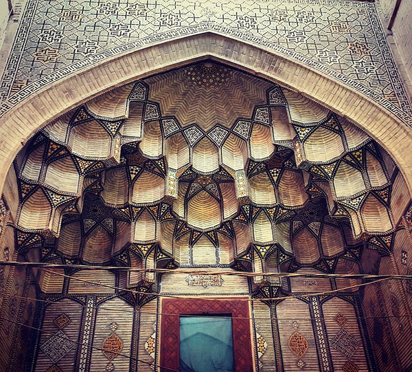 Ngắm nét đẹp kiến trúc Trung Đông khác lạ qua bộ ảnh trần nhà đầy hoa lệ - Ảnh 10.