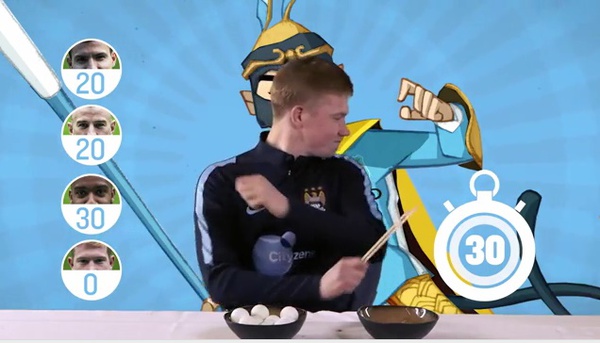 Chết cười với kỹ năng sử dụng đũa của Aguero, Joe Hart, De Bruyne - Ảnh 6.
