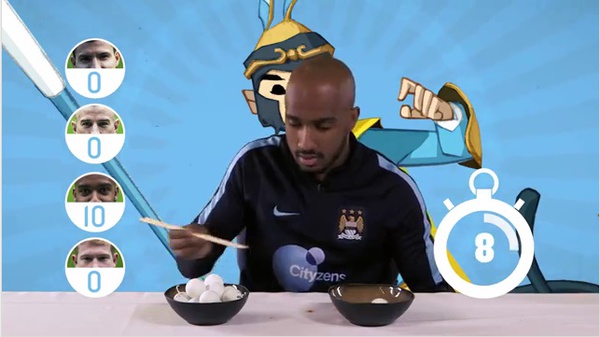 Chết cười với kỹ năng sử dụng đũa của Aguero, Joe Hart, De Bruyne - Ảnh 5.