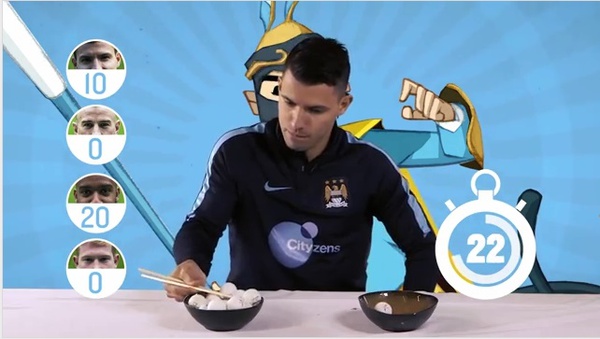 Chết cười với kỹ năng sử dụng đũa của Aguero, Joe Hart, De Bruyne - Ảnh 2.