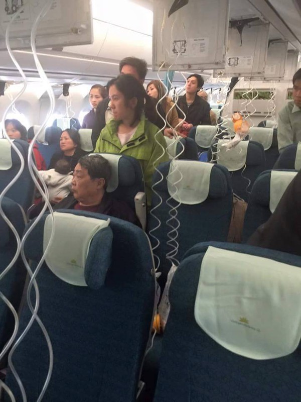 Máy bay Vietnam Airlines gặp sự cố, phải quay lại sân bay - Ảnh 1.