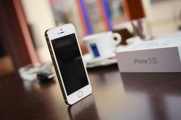 iPhone 5se sẽ mạnh tương đương iPhone 6s - Ảnh 1.