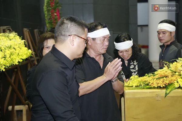 Toàn cảnh tang lễ đầy nước mắt tiễn đưa nhạc sĩ Trần Lập - Ảnh 12.