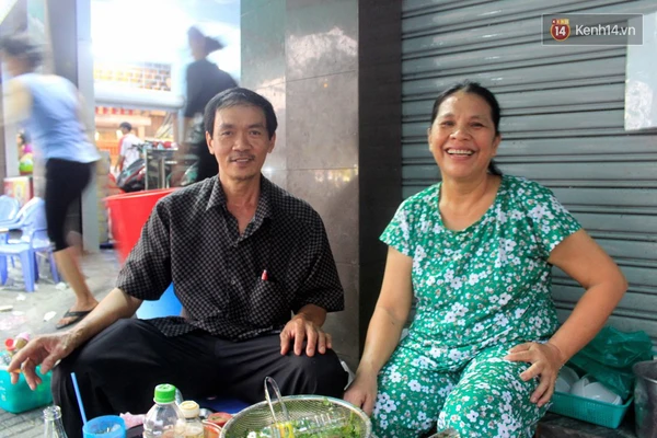 Quán súp cua vỉa hè ở Sài Gòn 20 năm luôn đông nghịt khách - Ảnh 4.