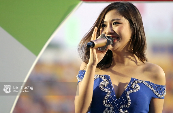 Văn Mai Hương bùng nổ trong ngày khai mạc V.League 2016 - Ảnh 2.