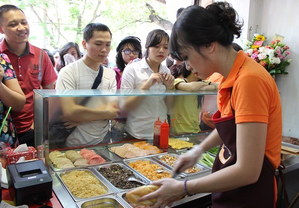 Minh Nhật MasterChef: Bánh mì của tôi đã gây sức ép ngược cho chính những người bán bánh mì lề đường - Ảnh 8.