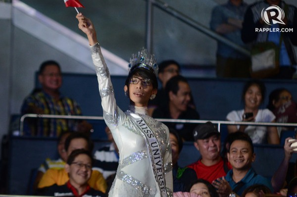 Hoa hậu Hoàn vũ 2015 Pia được đăng quang lần hai khi về nước - Ảnh 3.