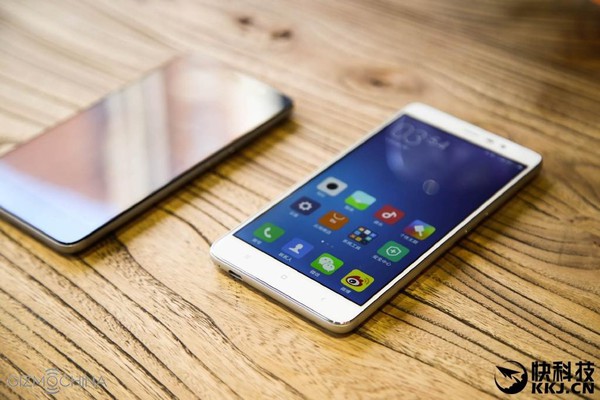 5 smartphone mới tinh vừa ra mắt tuần qua - Ảnh 2.