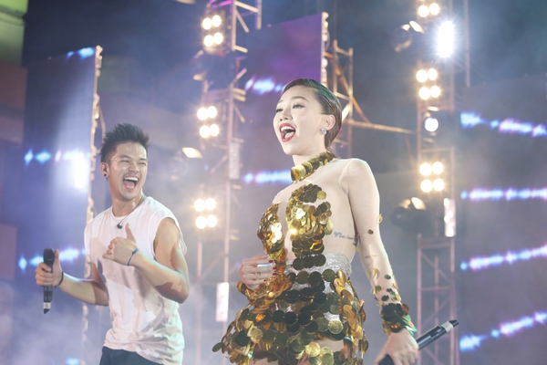 T&oacute;c Ti&ecirc;n, Trọng Hiếu cuồng nhiệt song ca khiến kh&aacute;n giả th&iacute;ch th&uacute; - Ảnh 4.
