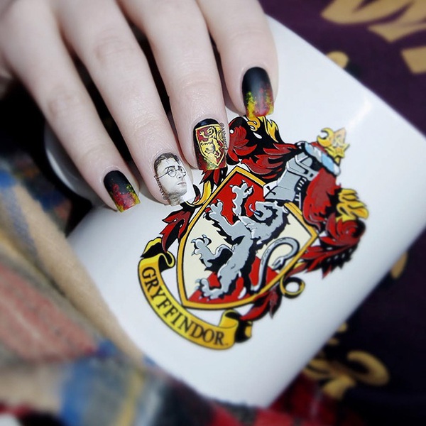 18 mẫu móng tay ma thuật hoàn hảo cho cô nàng nghiện Harry Potter - Ảnh 7.