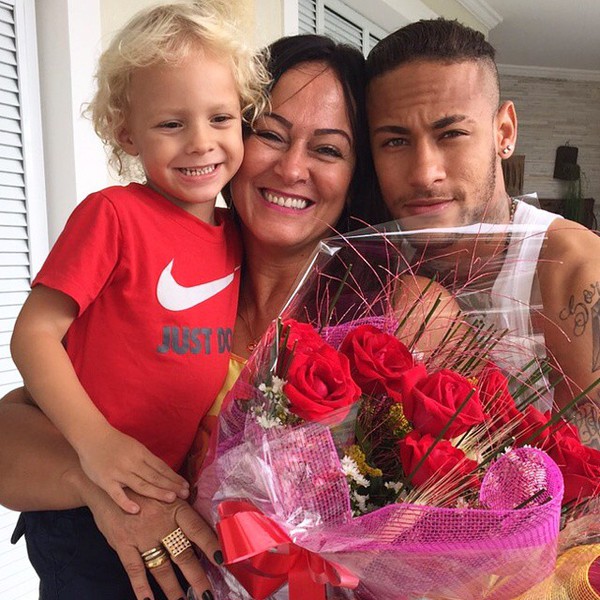 Những hình ảnh chứng tỏ Neymar yêu mẹ vô bờ bến - Ảnh 12.