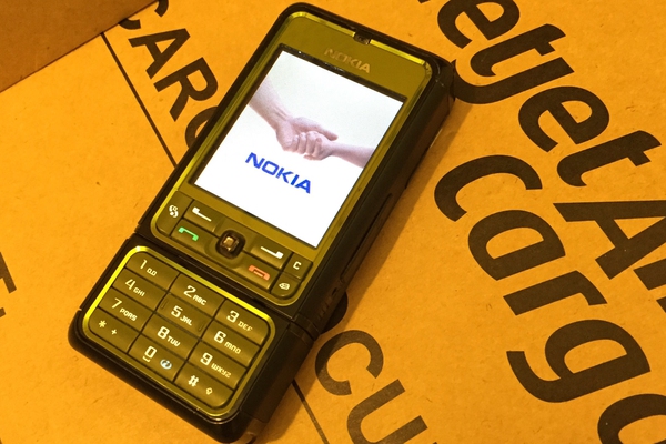 15 điện thoại thiết kế lạ của Nokia từng làm dân tình bấn loạn - Ảnh 6.