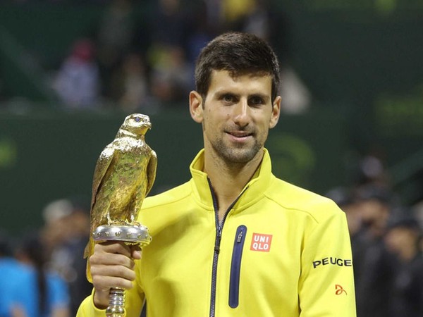 Thắng hủy diệt Nadal, Djokovic có danh hiệu đầu tiên trong năm mới - Ảnh 2.