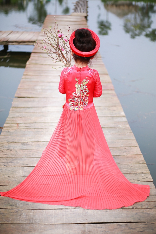 Mê mẩn với nét đẹp của bông hồng nhí trong tà áo dài Việt - Ảnh 2.