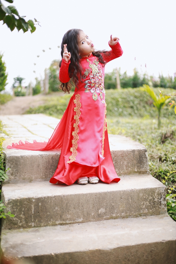 Mê mẩn với nét đẹp của bông hồng nhí trong tà áo dài Việt - Ảnh 7.