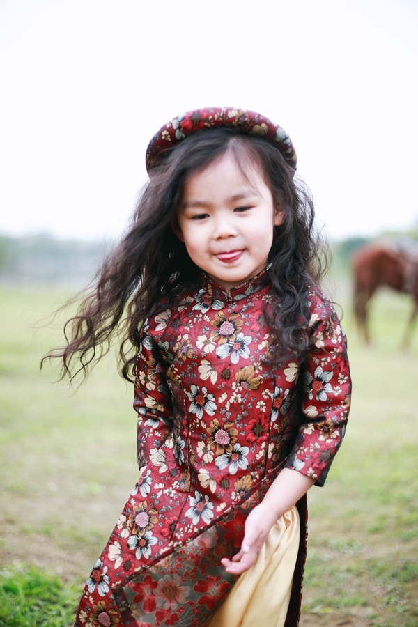 Mê mẩn với nét đẹp của bông hồng nhí trong tà áo dài Việt - Ảnh 10.