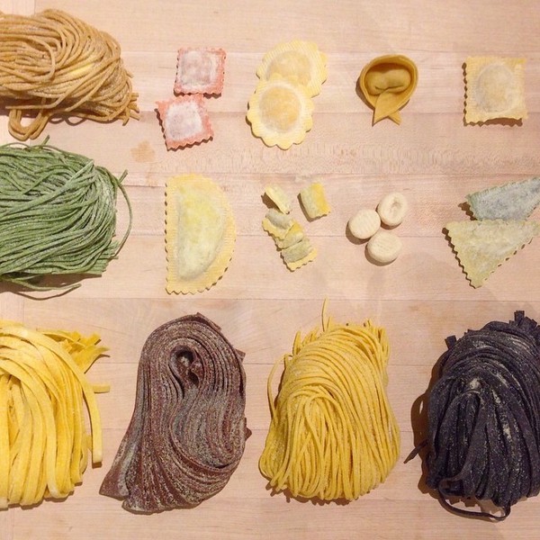 Bảo t&agrave;ng pasta đẹp như tranh vẽ của ch&agrave;ng họa sĩ t&agrave;i ba - Ảnh 2.