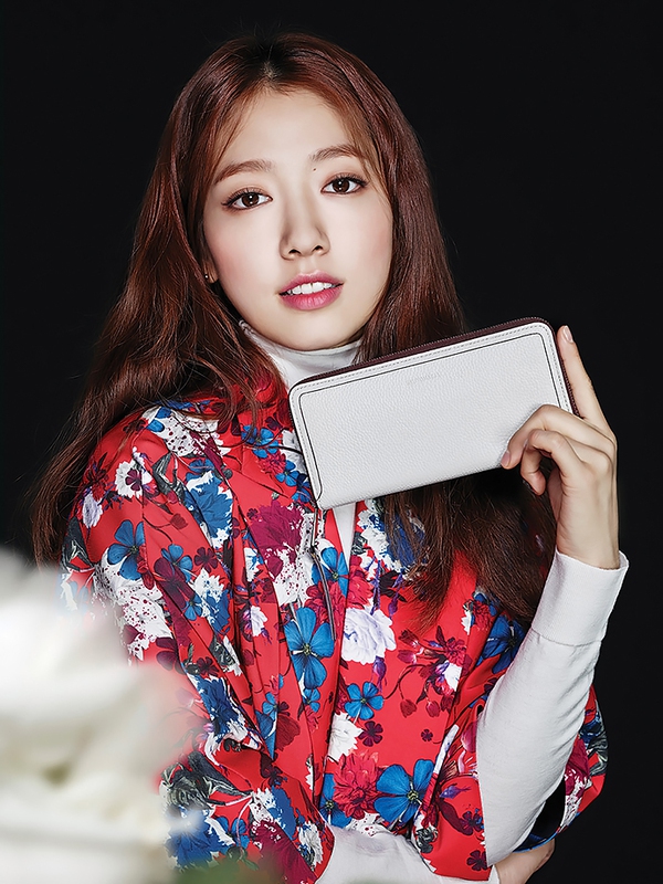 Park Shin Hye trưởng thành quyến rũ, Jessica cool ngầu với tóc cầu vồng - Ảnh 6.