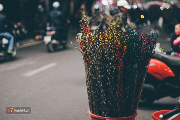 Những h&igrave;nh ảnh nhắc rằng Tết đ&atilde; cận kề tr&ecirc;n từng g&oacute;c phố H&agrave; Nội - Ảnh 4.