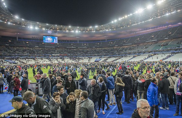 Sao tuyển Đức kể lại giây phút nghe thấy bom nổ ở sân Stade de France - Ảnh 2.