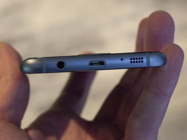9 điều Samsung Galaxy S7 l&agrave;m được c&ograve;n iPhone th&igrave; b&oacute; tay - Ảnh 2.