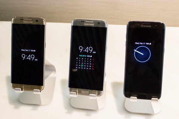 9 điều Samsung Galaxy S7 l&agrave;m được c&ograve;n iPhone th&igrave; b&oacute; tay - Ảnh 8.