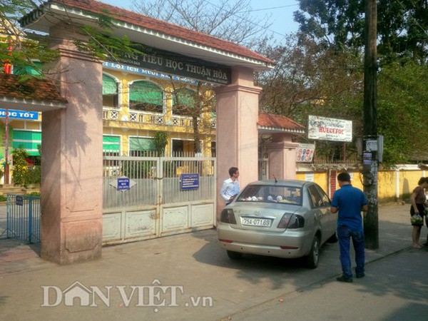 Học sinh lớp 3 bị kẻ bịt mặt bắt đi khỏi trường v&agrave; đ&aacute;nh đập - Ảnh 1.