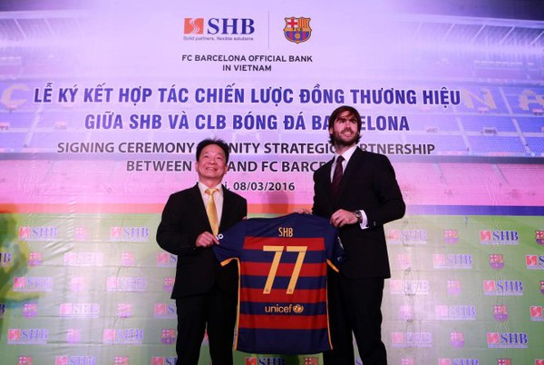 Đến ch&acirc;u &Aacute;, Barcelona sẽ chọn Việt Nam - Ảnh 1.