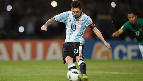 Đội trưởng Bolivia giải thích lý do cho Messi leo cây - Ảnh 4.