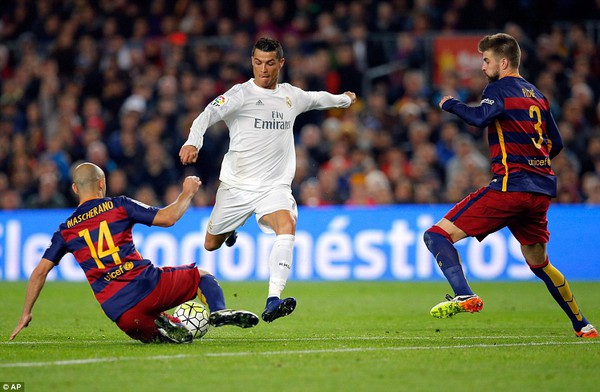 Ronaldo, Benzema gi&uacute;p Real Madrid ngược d&ograve;ng kh&oacute; tin ngay tại Nou Camp - Ảnh 4.