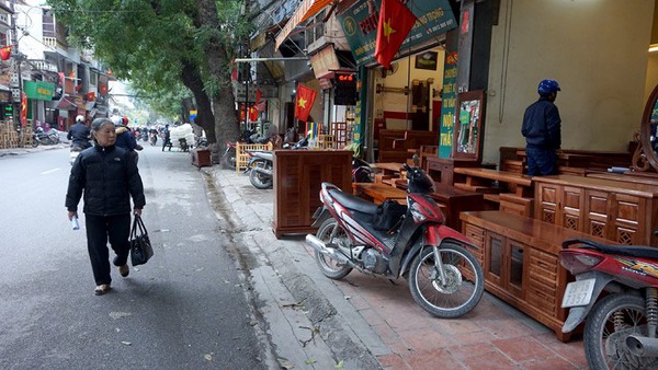 Xẻ thịt vỉa hè: Đi bộ kiểu này ăn ngay án phạt - Ảnh 11.