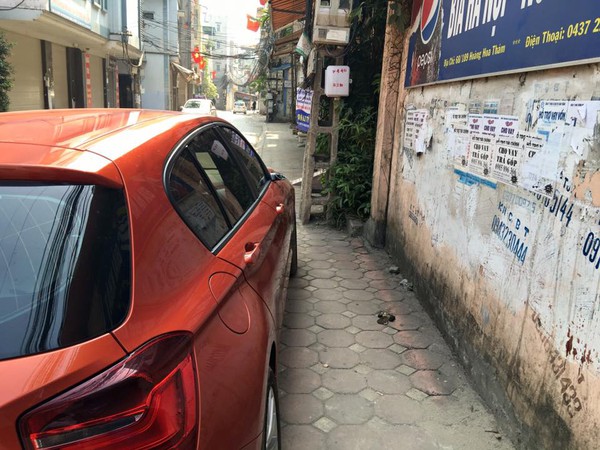 H&agrave;ng loạt &ocirc; t&ocirc; bị vặt gương v&agrave; đập vỡ k&iacute;nh trong ng&agrave;y đầu năm - Ảnh 10.