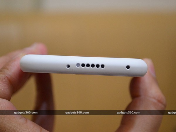 Cận cảnh smartphone cấu h&igrave;nh tốt, gi&aacute; chỉ nhỉnh hơn b&aacute;t phở - Ảnh 12.
