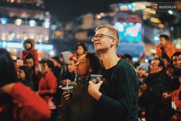 Giao thừa nghĩa l&agrave; ấm &aacute;p v&agrave; y&ecirc;u thương như thế n&agrave;y đ&acirc;y! - Ảnh 16.