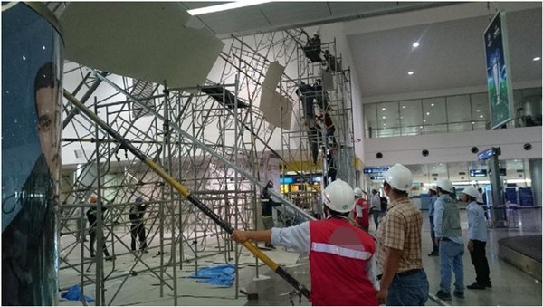 Nguyên nhân khiến giàn giáo đổ tại sân bay Tân Sơn Nhất - Ảnh 2.