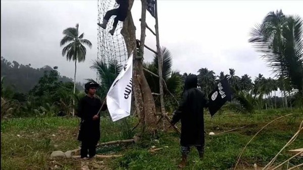 Khủng bố Philippines tuy&ecirc;n bố th&agrave;nh lập &ldquo;nước chư hầu&rdquo; của IS - Ảnh 3.