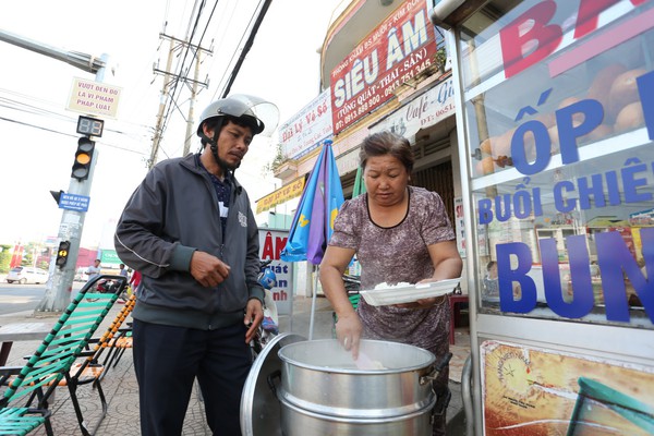 Người cha mải miết t&igrave;m con - Ảnh 4.
