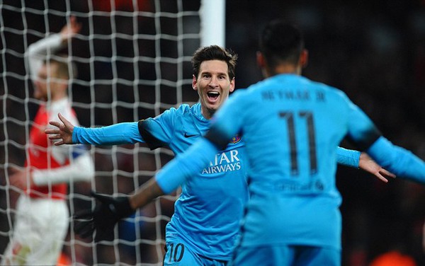 Truyền th&ocirc;ng thế giới b&ugrave;ng nổ với ma thuật của Messi - Ảnh 1.