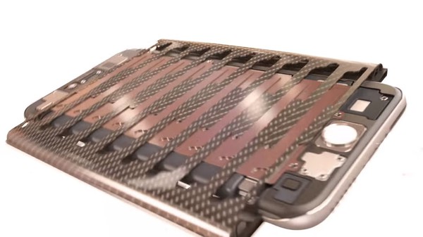 Concept iPhone 7 k&eacute;o gi&atilde;n m&agrave;n h&igrave;nh y chang ghế xếp Việt Nam năm 90 - Ảnh 4.