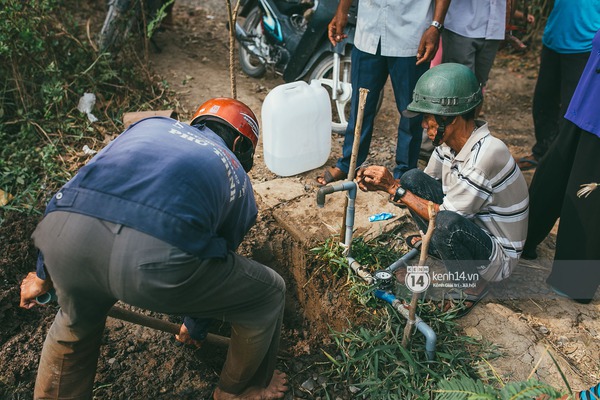 Chùm ảnh: Mùa hạn hung hãn đã gom hết nắng đổ xuống nơi miền Tây... - Ảnh 16.