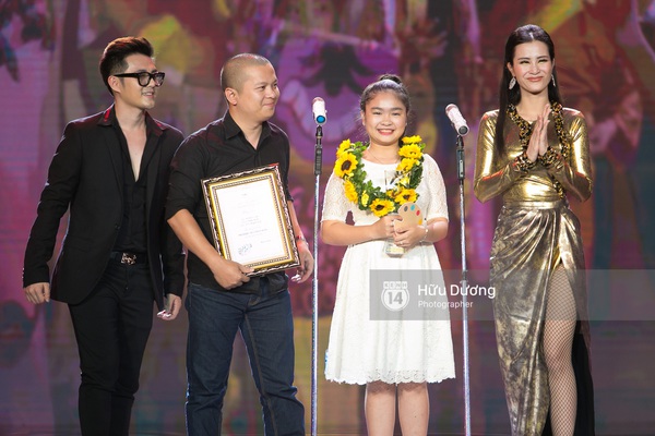 Mỹ Tâm, Thu Minh, Đông Nhi trình diễn hớp hồn khán giả lễ trao giải VTV - Bài hát tôi yêu - Ảnh 25.